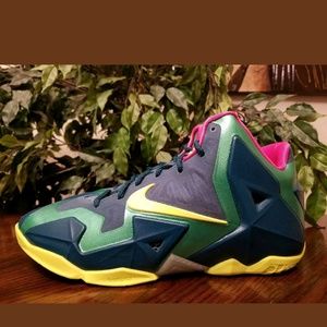 NIKE LEBRON XI GS YOUTH BASKETBALL SHOE 621712 300